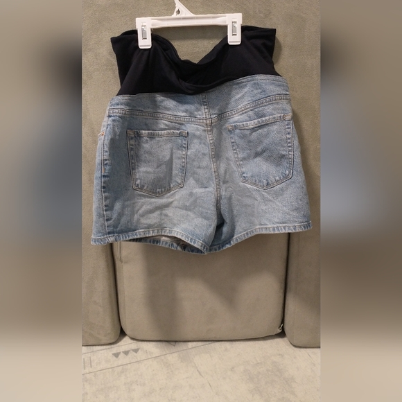 Isabel Maternity Midi Shorts - Full Belly Panel - Picture 2 of 3